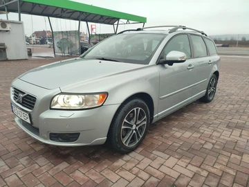 Авто Volvo V50 2010 № 8266356