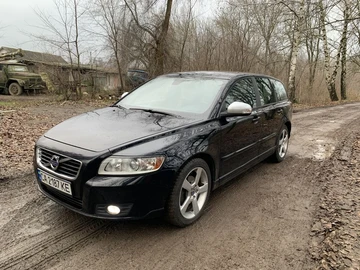 Авто Volvo V50 2011 № 8266676