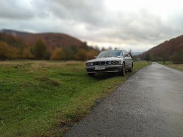Авто BMW 7 Серия 1989 № 8266893