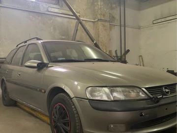 Авто Opel Vectra 1997 № 8267133