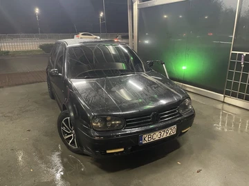 Авто Volkswagen Golf 2000 № 8267238