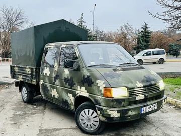 Авто Volkswagen Transporter 2003 № 8267499