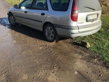 Авто Renault Laguna 2000 № 8267959