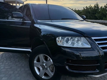 Авто Volkswagen Touareg 2004 № 8268147