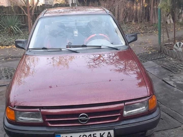 Авто Opel Astra 1992 № 8268253