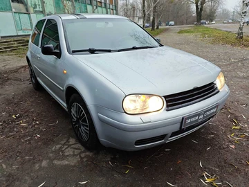 Авто Volkswagen Golf 1999 № 8268493