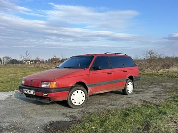 Авто Volkswagen Passat Variant 1989 № 8268594