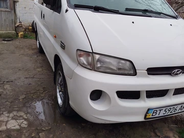 Авто Hyundai H200 2000 № 8268753