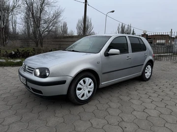 Авто Volkswagen Golf 2000 № 8269199