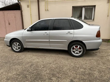 Авто Volkswagen Polo 2001 № 8269217