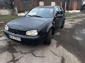 Авто Volkswagen Golf 2000 № 8269319