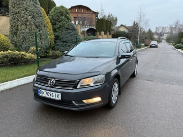 Авто Volkswagen Passat Variant 2013 № 8270233