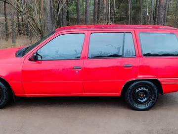 Авто Ford Друг��Я 1987 № 8270631
