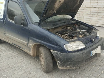 Авто Peugeot Partner 2000 № 8271402
