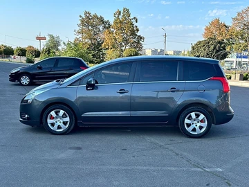 Авто Peugeot 5008 2010 № 8273186