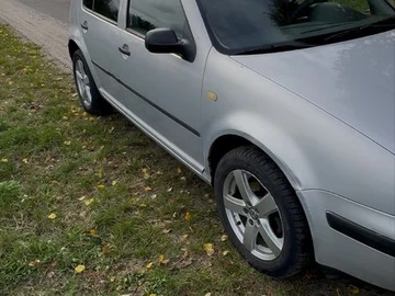 Авто Volkswagen Golf 1999 № 8273400
