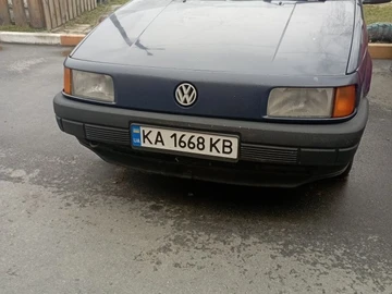 Авто Volkswagen Passat Sedan 1992 № 8273803