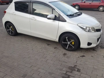 Авто Toyota Yaris 2011 № 8274009