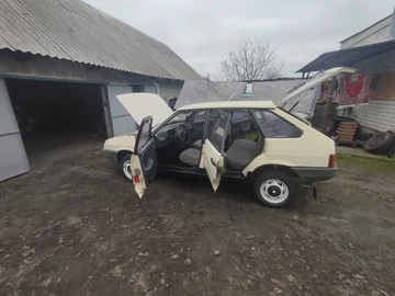 Авто ВАЗ 2109 1989 № 8274201