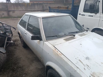 Авто Mazda 323 1983 № 8274375