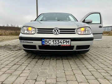 Авто Volkswagen Golf 1999 № 8274548
