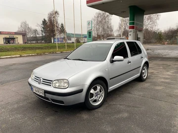 Авто Volkswagen Golf 2000 № 8274807