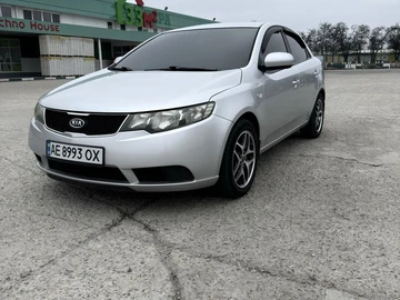 Авто KIA Cerato Forte  2010 № 8275149