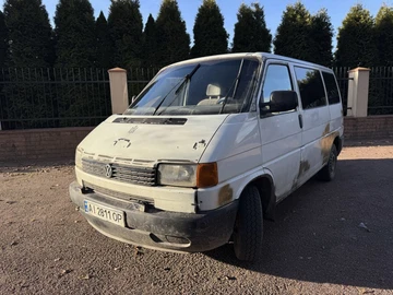 Авто Volkswagen Transporter 2000 № 8275305