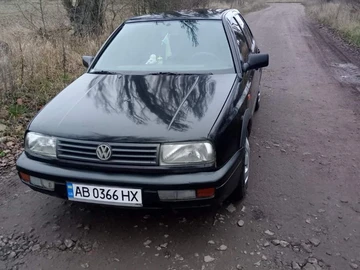 Авто Volkswagen Vento 1992 № 8275318