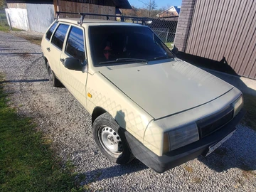 Авто ВАЗ 2109 1989 № 8275430