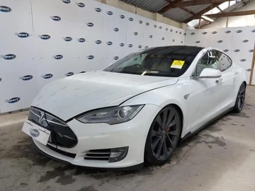 Авто Tesla Model S 2015 № 8276894