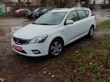 Авто KIA Cee X27 D 2010 № 8276970