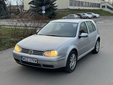 Авто Volkswagen Golf 2000 № 8277224