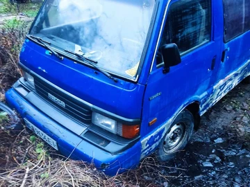 Авто Mazda E 2000 2200 Bus 1989 № 8277227