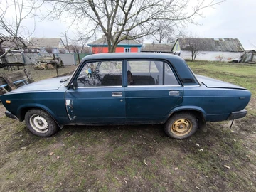 Авто ВАЗ 2107 1990 № 8277605