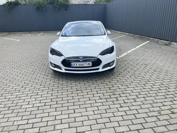 Авто Tesla Model S 2015 № 8277867