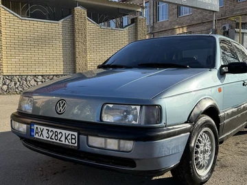 Авто Volkswagen Passat Sedan 1990 № 8278291