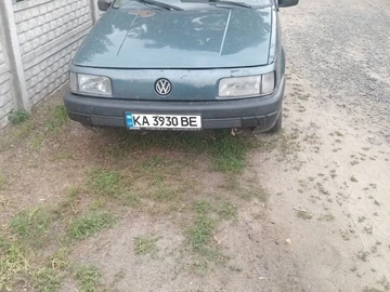 Авто Volkswagen Passat Variant 1990 № 8278648