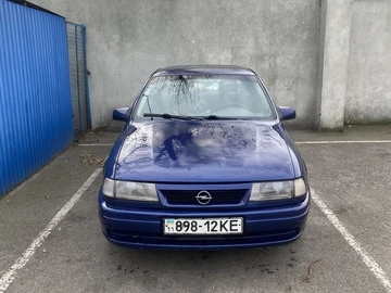 Авто Opel Vectra 1993 № 8279004