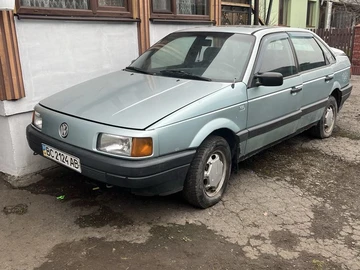 Авто Volkswagen Passat Sedan 1991 № 8279041
