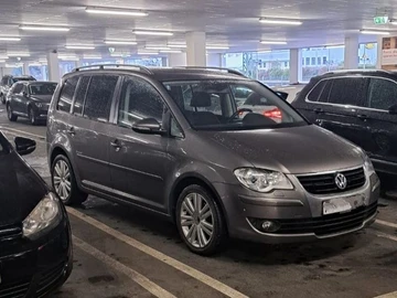 Авто Volkswagen Touran 2010 № 8279760