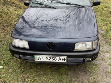 Авто Volkswagen Passat Sedan 1989 № 8279762