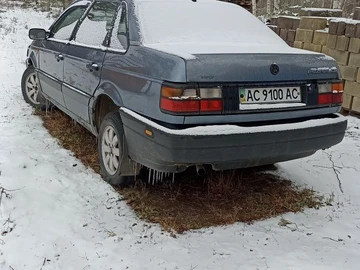 Авто Volkswagen Passat Sedan 1989 № 8279977