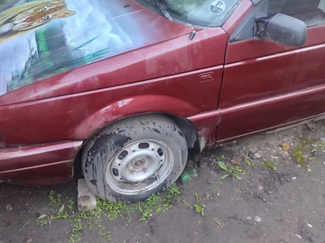 Авто Volkswagen Passat Sedan 1990 № 8280395