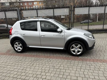 Авто Renault Sandero 2010 № 8280400