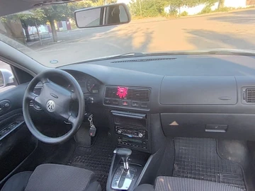 Авто Volkswagen Golf 1999 № 8281929
