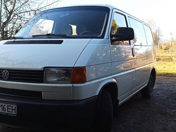 Авто Volkswagen Transporter 2000 № 8282175