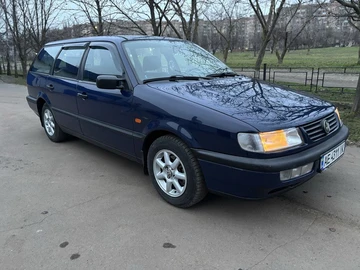 Авто Volkswagen Passat Variant 1995 № 8283706