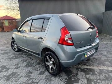 Авто Renault Sandero 2010 № 8284313