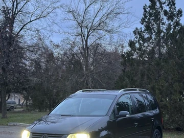 Авто Volkswagen Touran 2004 № 8284457